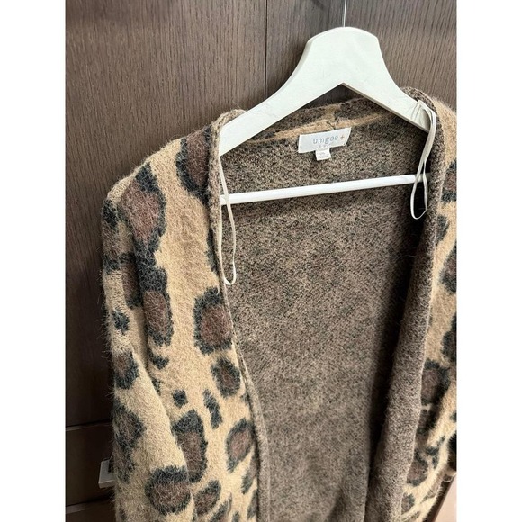 Umgee Soft Pink Leopard Animal Print Plus Size Cardigan Sweater 1xL - Picture 2 of 4